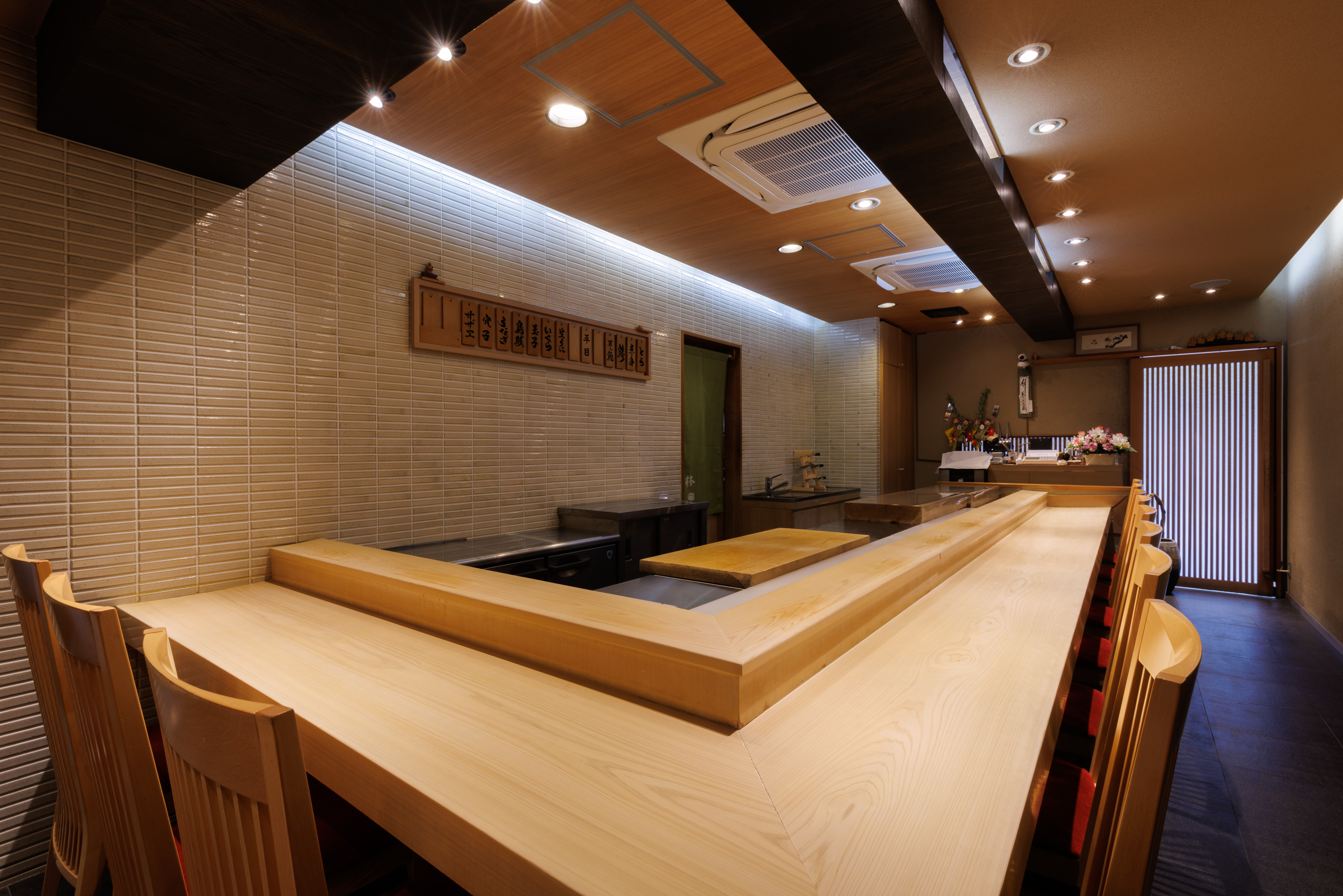 店内_001.jpg