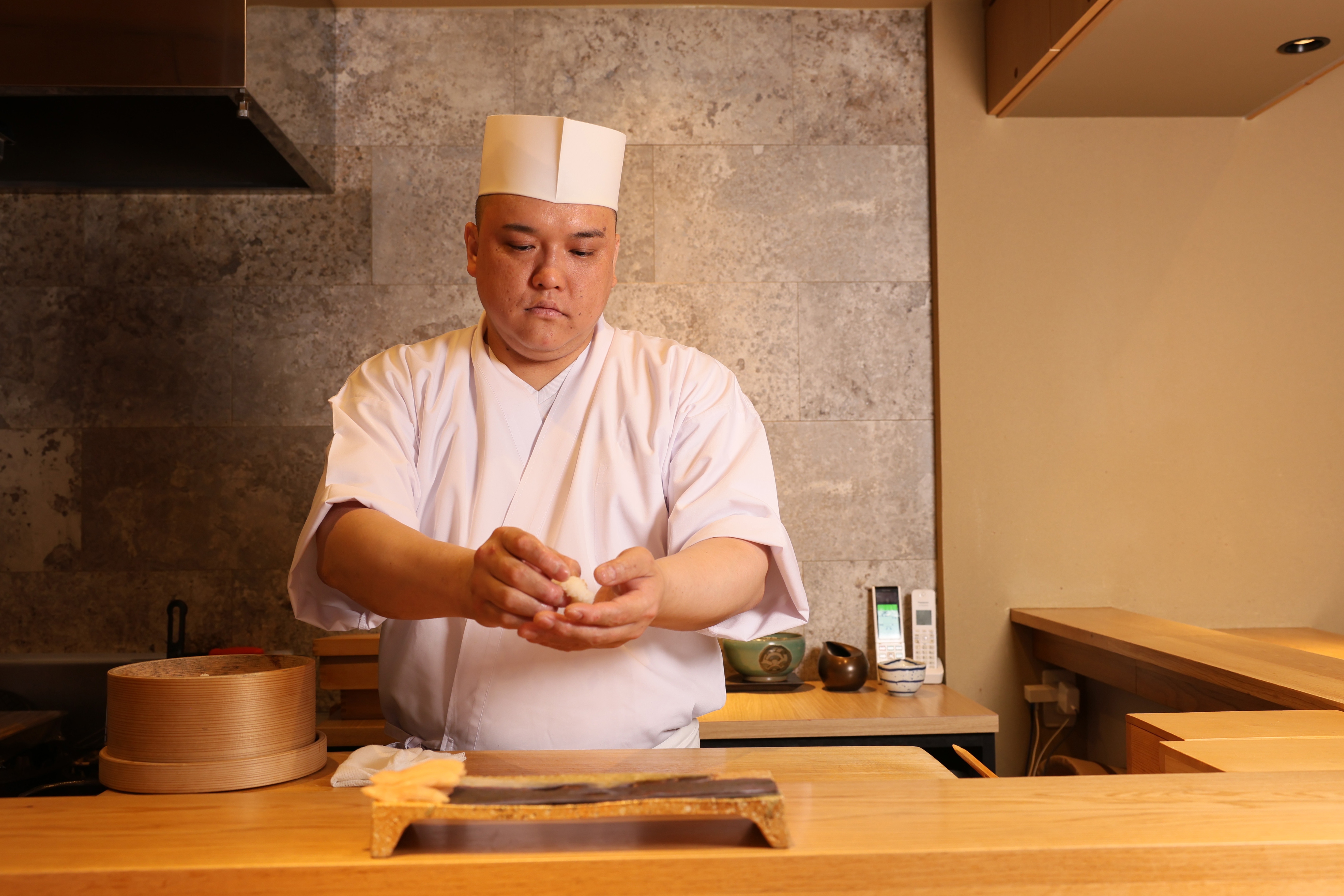 札幌の鮨「すすきの鮨 一二三」 스시 근처(Sushi Near Me): 스시 히후미 – 스스키노역 바로 근처, 삿포로