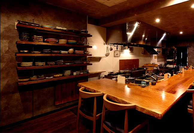 店内・カウンター