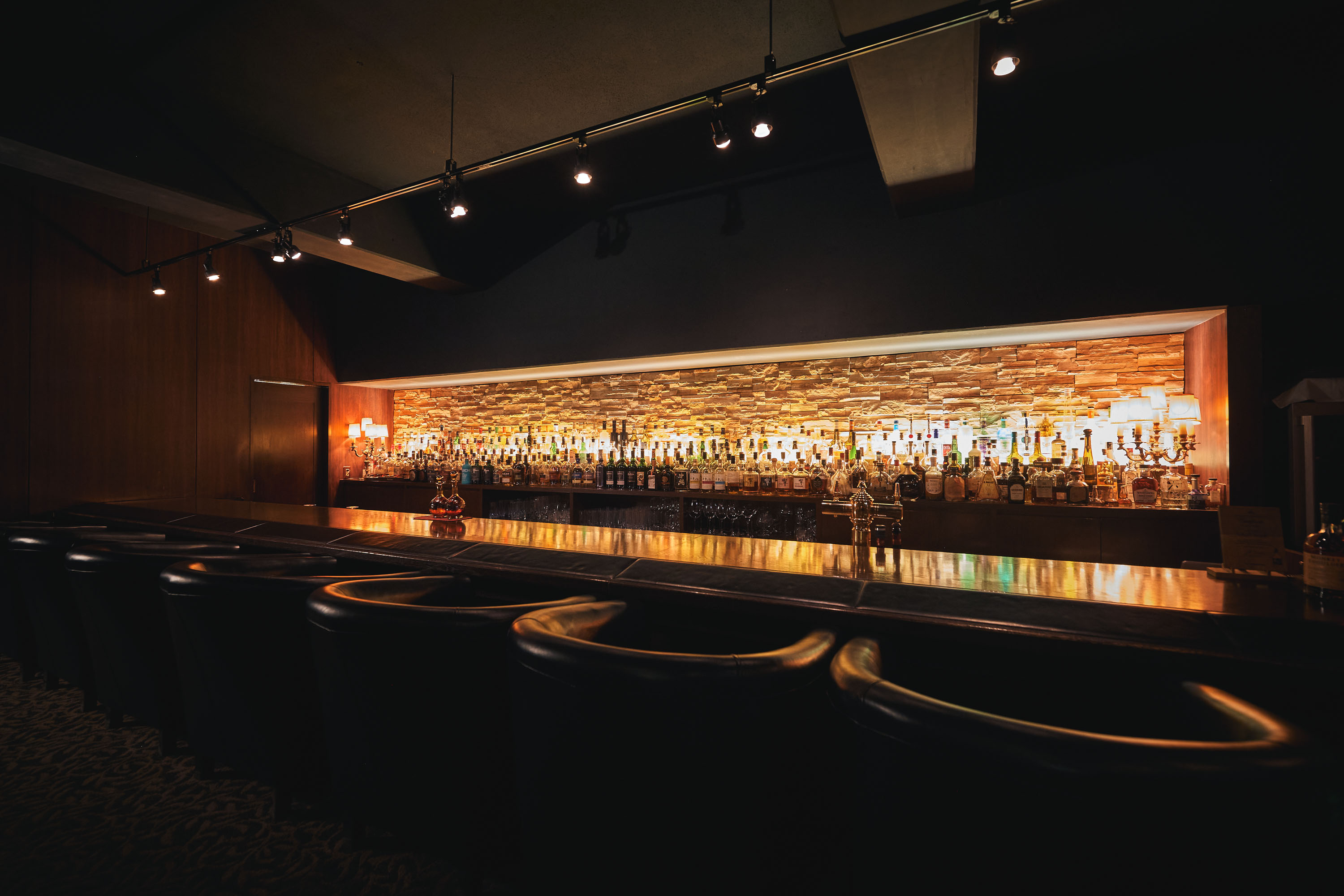 Bar TACTカウンター席