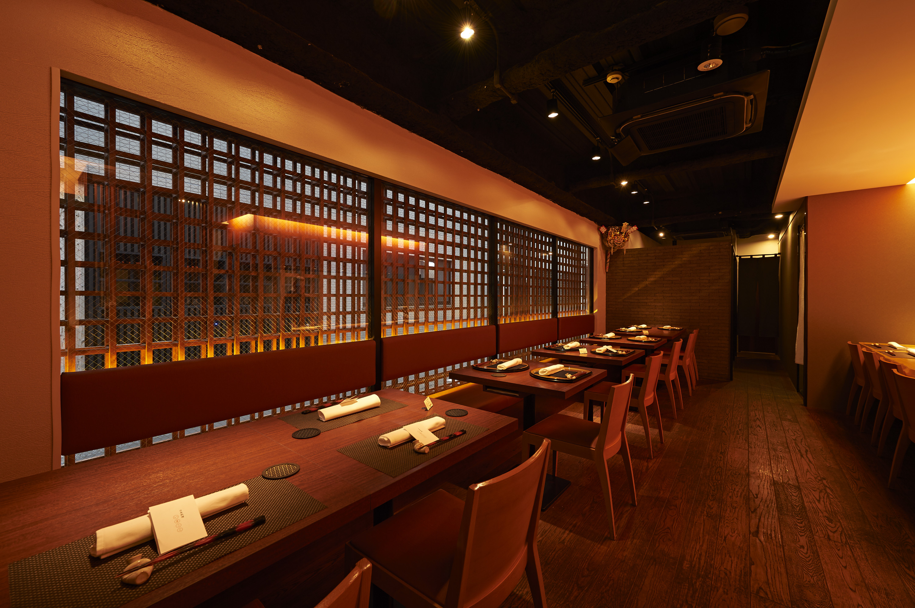 本店テーブル席